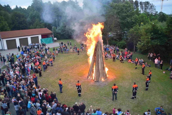 Sonnwendfeuer-1.jpg